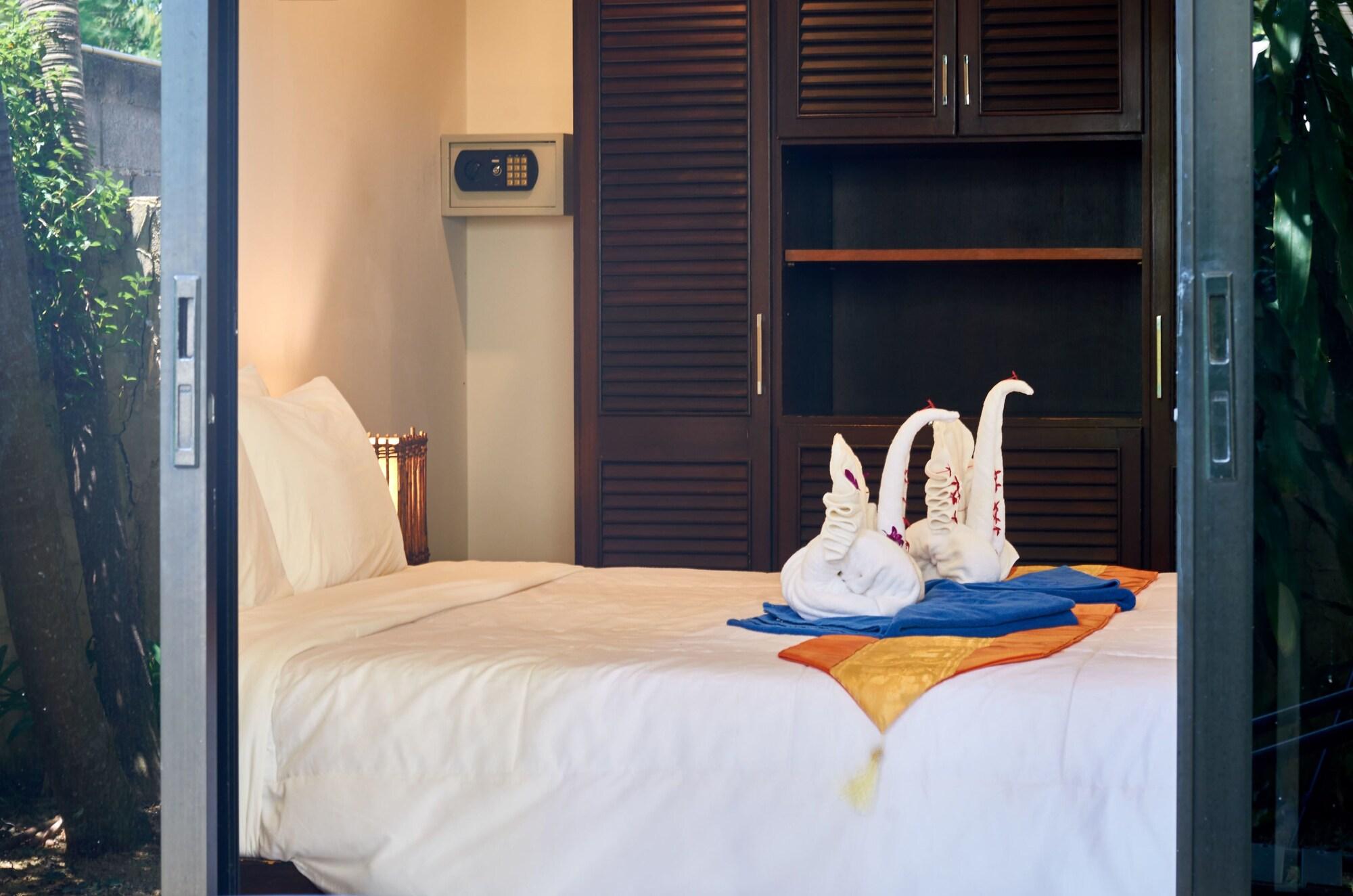Отель Phuket Riviera